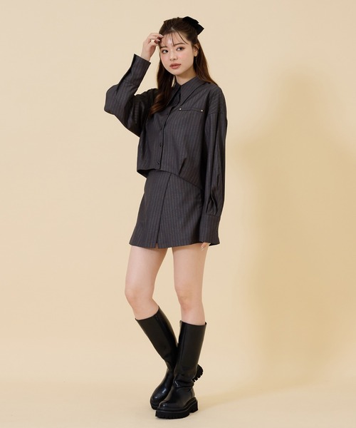 REDYAZEL（レディアゼル）の「【セットアップ可能】ゴールドラメストライプラップショートパンツ（その他パンツ・レディース・オフホワイト/グレー/ネイビー・FREE）」の14枚目の写真