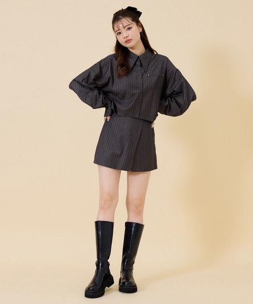 REDYAZEL（レディアゼル）の「【セットアップ可能】ゴールドラメストライプラップショートパンツ（その他パンツ・レディース・オフホワイト/グレー/ネイビー・FREE）」の15枚目の写真