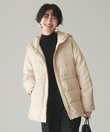 Live in comfort（リブインコンフォート）の「リブ イン コンフォート Ｈｉｎａさんとコラボ　スッキリ見える！ステッチワークいっぱいの撥水Ａラインダウンコート（ダウンジャケット/コート）」