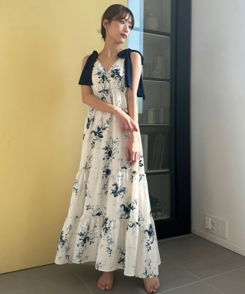 SNIDEL HOME（スナイデルホーム）の「ショルダーリボンワンピース（ルームウェア/パジャマ・レディース・ピンク/ネイビー/オフホワイト・FREE）」の2枚目の写真