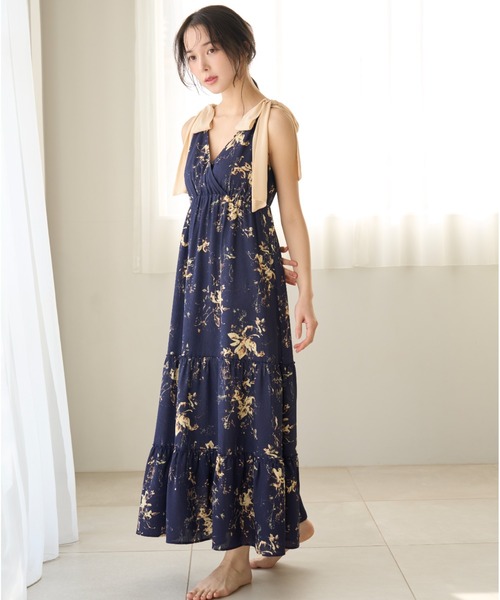 SNIDEL HOME（スナイデルホーム）の「ショルダーリボンワンピース（ルームウェア/パジャマ・レディース・ピンク/ネイビー/オフホワイト・FREE）」の4枚目の写真