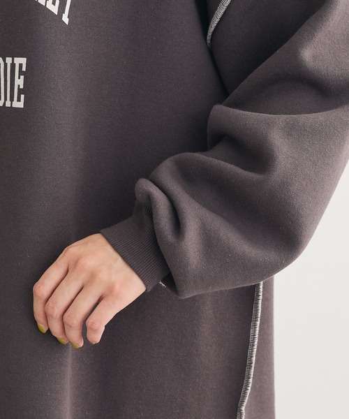 Green Parks(グリーンパークス)の「裏起毛配色ステッチロゴチュニック(スウェット・レディース・ライトブルー/ホワイト系その他/ダークグレー・FREE)」の10枚目の写真