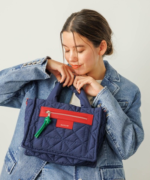 BAYFLOW（ベイフロー）の「[500mlペットボトルが入る]キルトパッファースクエアショルダー（ショルダーバッグ・レディース・ブラック/ライトグレー/ネイビー/ベージュ系/イエロー/オレンジ/アイボリー/シルバー/ブラウン/ホワイト・FREE）」の7枚目の写真