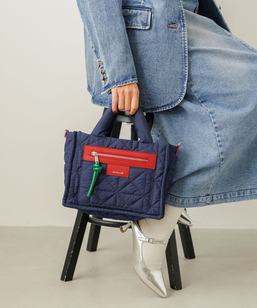 BAYFLOW（ベイフロー）の「[500mlペットボトルが入る]キルトパッファースクエアショルダー（ショルダーバッグ・レディース・ブラック/ライトグレー/ネイビー/ベージュ系/イエロー/オレンジ/アイボリー/シルバー/ブラウン/ホワイト・FREE）」の16枚目の写真