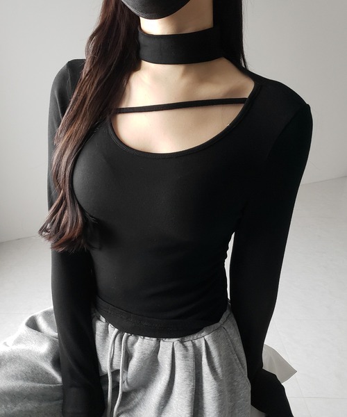 me+em select(ミームセレクト)の「【 3color / 裏起毛 】チョーカーナナメストラップシャーリングトップス / choker naname strap shirring tops(Tシャツ/カットソー・レディース・ホワイト/ブラック/グレー・FREE)」の4枚目の写真