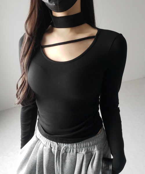 me+em select(ミームセレクト)の「【 3color / 裏起毛 】チョーカーナナメストラップシャーリングトップス / choker naname strap shirring tops(Tシャツ/カットソー・レディース・ホワイト/ブラック/グレー・FREE)」の7枚目の写真