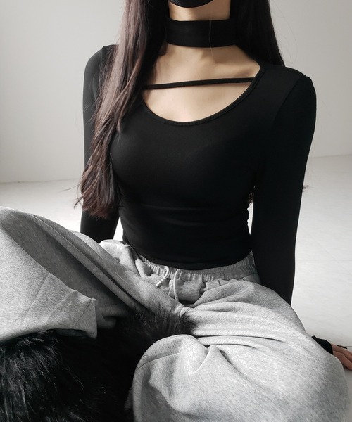 me+em select(ミームセレクト)の「【 3color / 裏起毛 】チョーカーナナメストラップシャーリングトップス / choker naname strap shirring tops(Tシャツ/カットソー・レディース・ホワイト/ブラック/グレー・FREE)」の8枚目の写真