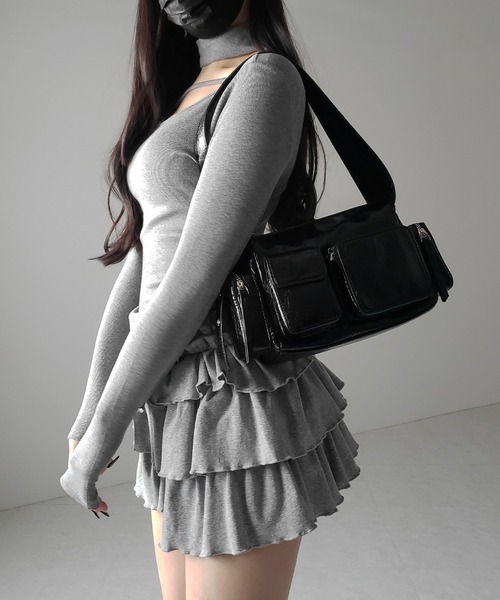me+em select(ミームセレクト)の「【 3color / 裏起毛 】チョーカーナナメストラップシャーリングトップス / choker naname strap shirring tops(Tシャツ/カットソー・レディース・ホワイト/ブラック/グレー・FREE)」の17枚目の写真