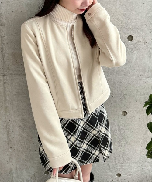 CLEAR BASIC（クリアベーシック）の「フェイクスエードジャケット[オフィスカジュアル 着回し抜群 大人 カジュアル]≪CLEAR BASIC≫（その他アウター・レディース・アイボリー/サックスブルー・F）」の2枚目の写真