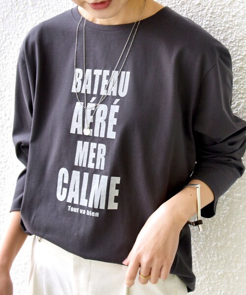 【シップス　ウィメン】〈洗濯機可能〉プラチナヴェール 長袖 ロゴ TEE SHIPS（シップス）の「〈洗濯機可能〉プラチナヴェール 長袖