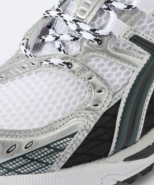 ASICS(アシックス)の「ASICS / アシックス GEL-NIMBUS 10.1 / 1203A543(スニーカー・レディース・ブラック系その他/ブラック/グリーン・24cm/25cm)」の12枚目の写真
