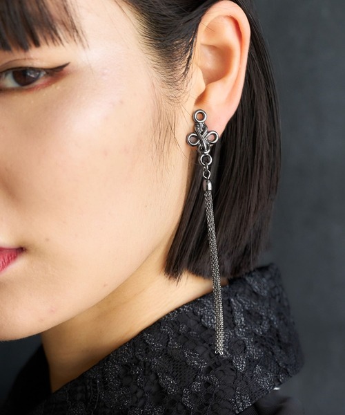 HARE(ハレ)の「チャイナロングイヤリング(HARE)(イヤリング・レディース・ブラック/シルバー・FREE)」の2枚目の写真
