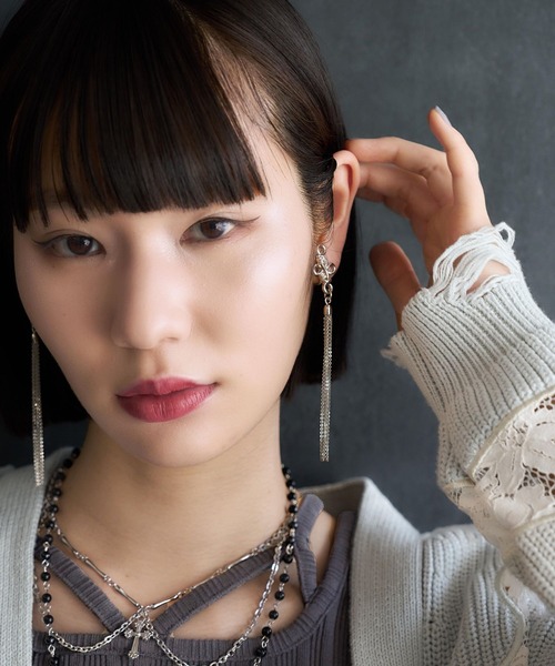 HARE(ハレ)の「チャイナロングイヤリング(HARE)(イヤリング・レディース・ブラック/シルバー・FREE)」の3枚目の写真