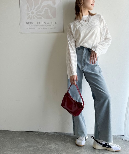 classicalelf(クラシカルエルフ)の「大人のラフスタイルを叶える。ビッグシルエットスラブシアーボーダートップス(長袖) 紫外線・日焼け対策/冷房対策(Tシャツ/カットソー・レディース・ベージュ/ネイビー/オフホワイト/ブラック・LARGE/MEDIUM/SMALL/X-LARGE)」の5枚目の写真