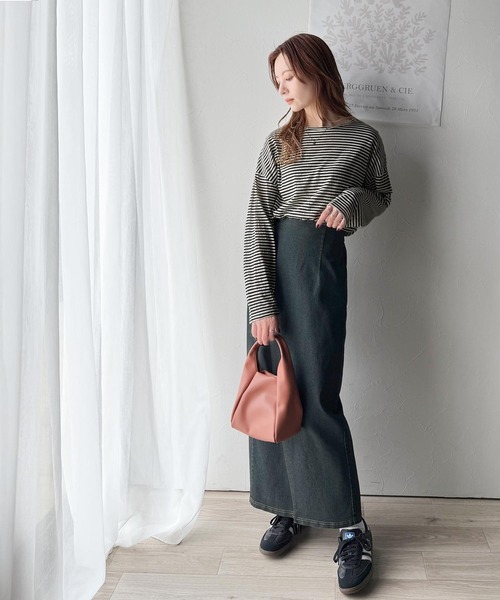 classicalelf(クラシカルエルフ)の「大人のラフスタイルを叶える。ビッグシルエットスラブシアーボーダートップス(長袖) 紫外線・日焼け対策/冷房対策(Tシャツ/カットソー・レディース・ベージュ/ネイビー/オフホワイト/ブラック・LARGE/MEDIUM/SMALL/X-LARGE)」の11枚目の写真