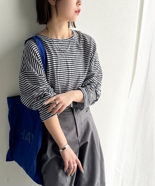 classicalelf(クラシカルエルフ)の「大人のラフスタイルを叶える。ビッグシルエットスラブシアーボーダートップス(長袖) 紫外線・日焼け対策/冷房対策(Tシャツ/カットソー・レディース・ベージュ/ネイビー/オフホワイト/ブラック・LARGE/MEDIUM/SMALL/X-LARGE)」の22枚目の写真