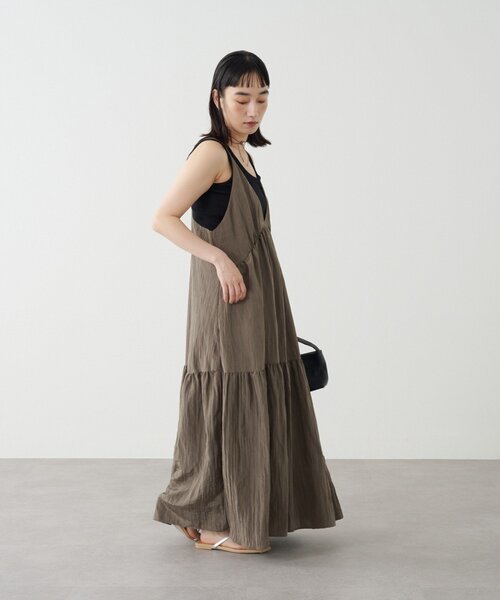 Omekashi（オメカシ）の「ディープネックキャミワンピース（ワンピース・レディース・アイボリー/ブラック/ブラウン・36/38）」の6枚目の写真