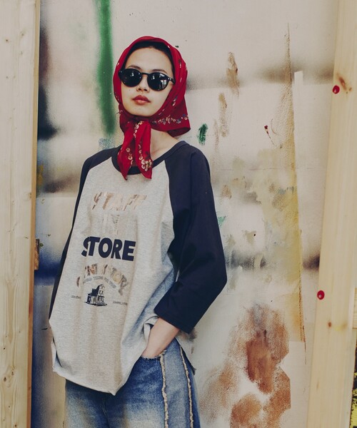 Freada（フリーダ）の「Freada/フリーダ ロゴ 箔プリント ラグランTシャツ（Tシャツ/カットソー・レディース・ブラウン/ホワイト/グレー・ﾌﾘ-）」の5枚目の写真