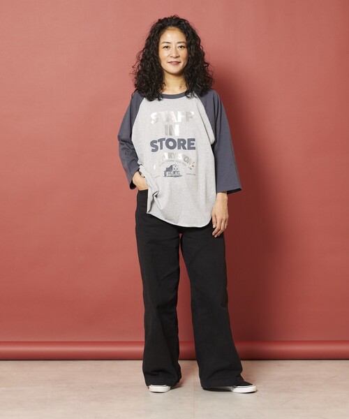 Freada（フリーダ）の「Freada/フリーダ ロゴ 箔プリント ラグランTシャツ（Tシャツ/カットソー・レディース・ブラウン/ホワイト/グレー・ﾌﾘ-）」の8枚目の写真