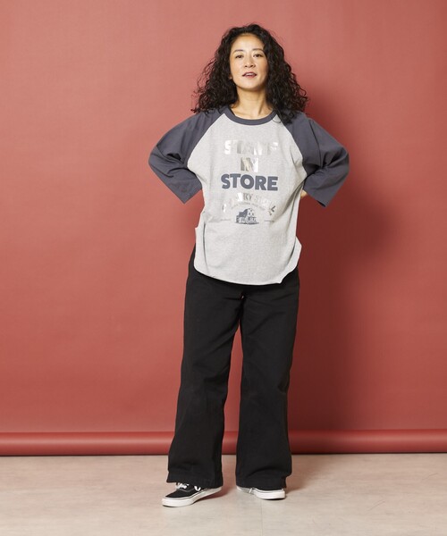 Freada（フリーダ）の「Freada/フリーダ ロゴ 箔プリント ラグランTシャツ（Tシャツ/カットソー・レディース・ブラウン/ホワイト/グレー・ﾌﾘ-）」の11枚目の写真