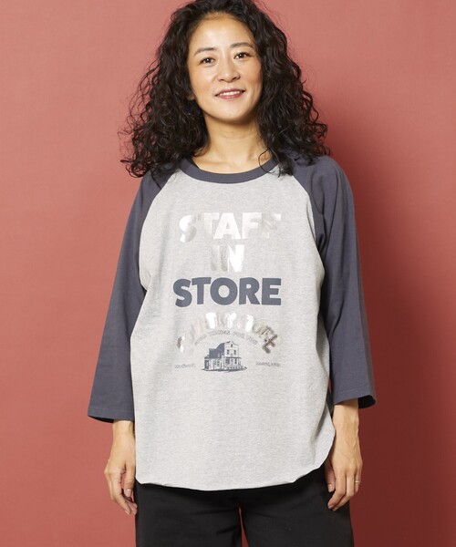 Freada（フリーダ）の「Freada/フリーダ ロゴ 箔プリント ラグランTシャツ（Tシャツ/カットソー・レディース・ブラウン/ホワイト/グレー・ﾌﾘ-）」の13枚目の写真