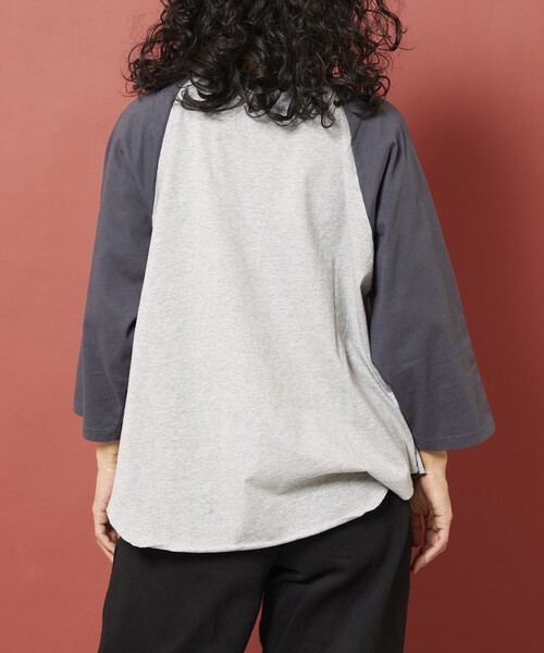 Freada（フリーダ）の「Freada/フリーダ ロゴ 箔プリント ラグランTシャツ（Tシャツ/カットソー・レディース・ブラウン/ホワイト/グレー・ﾌﾘ-）」の15枚目の写真