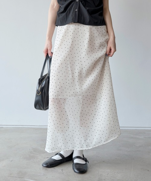 UNE MANSION（ユヌマンション）の「【インナースカート付き】ウエストゴムシースルーシフォンドットロングペチスカート（スカート・レディース・ブラック/アイボリー・FREE）」の2枚目の写真