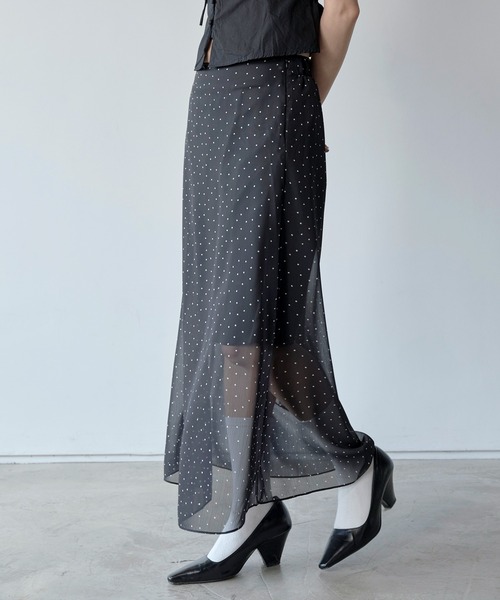 UNE MANSION（ユヌマンション）の「【インナースカート付き】ウエストゴムシースルーシフォンドットロングペチスカート（スカート・レディース・ブラック/アイボリー・FREE）」の3枚目の写真