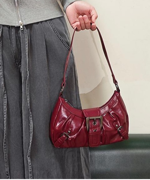 gossip!ロサンゼルス(ゴシップロサンゼルス)の「Y2K バックル ベルト ショルダーバッグ /500mlペットボトル収納可能(ショルダーバッグ・レディース・オフホワイト/ワイン/ブラック/ブラウン・FREE)」の6枚目の写真