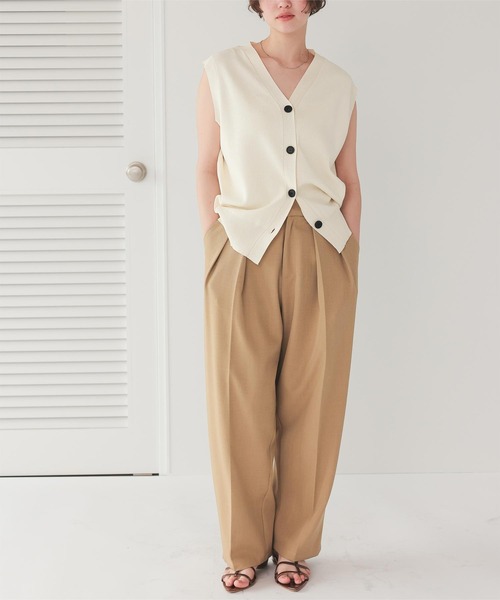 titivate（ティティベイト）の「ベーシックフロント釦ニットベスト（ベスト・レディース・オフホワイト/ライトイエロー/レッド/グレー/グレイッシュベージュ/ブラック・S/L/M）」の7枚目の写真