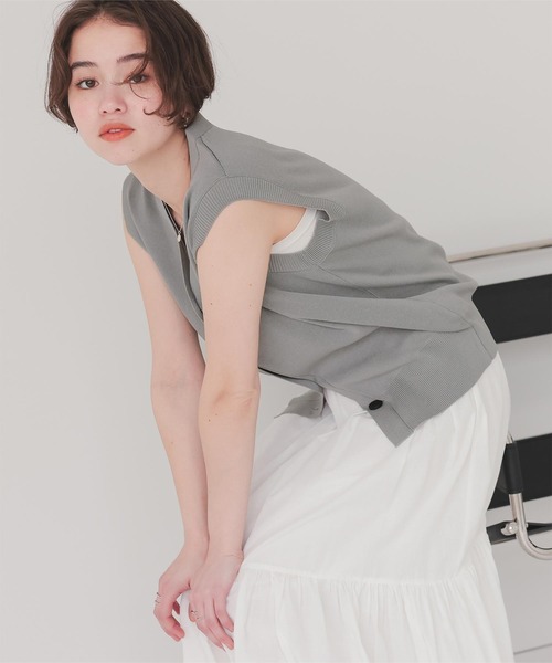 titivate（ティティベイト）の「ベーシックフロント釦ニットベスト（ベスト・レディース・オフホワイト/ライトイエロー/レッド/グレー/グレイッシュベージュ/ブラック・S/L/M）」の22枚目の写真