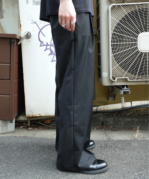 Noen(ノエン)の「ポケットデザインストレートスラックス(スラックス・メンズ・ブラウン/ブラック・MEDIUM/LARGE)」の4枚目の写真