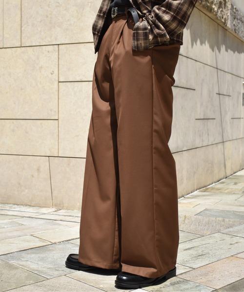 Noen（ノエン）の「ポケットデザインストレートスラックス（スラックス