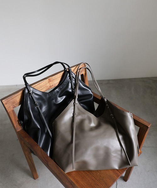 select MOCA(セレクトモカ)の「バックルハンドルビッグバッグ(トートバッグ・レディース・グレイッシュベージュ/ブラック・FREE)」の16枚目の写真