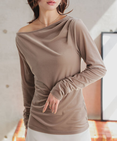 KOBE LETTUCE(コウベレタス)の「シアーベロアドレープT(Tシャツ/カットソー・レディース・オフホワイト/グレー/ベージュ/ブラック・M)」の1枚目の写真