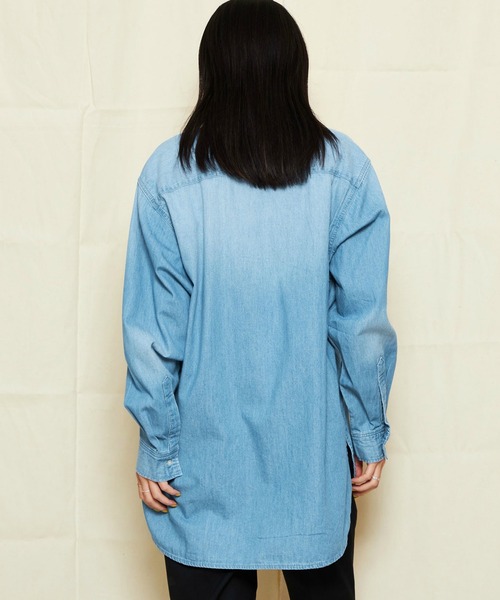 Lee（リー）の「Lee/リー ルーズデニムワークシャツ DUNGAREES 日よけにも◎（シャツ/ブラウス・レディース・ライトインディゴブルー/ブルー・MEDIUM）」の22枚目の写真