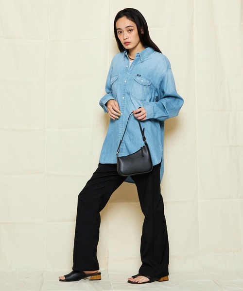 Lee（リー）の「Lee/リー ルーズデニムワークシャツ DUNGAREES 日よけにも◎（シャツ/ブラウス・レディース・ライトインディゴブルー/ブルー・MEDIUM）」の19枚目の写真