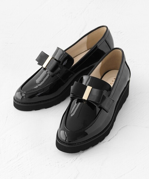 TOCCA(トッカ)の「NOBLE RIBBON LOAFER SHOES ローファー(パンプス・レディース・ブラック系/ブラック系5/シルバー系・35/37/39/38/36)」の7枚目の写真