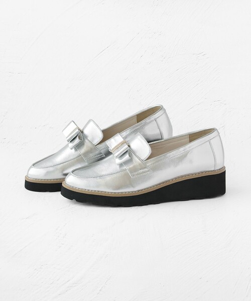 TOCCA(トッカ)の「NOBLE RIBBON LOAFER SHOES ローファー(パンプス・レディース・ブラック系/ブラック系5/シルバー系・35/37/39/38/36)」の10枚目の写真
