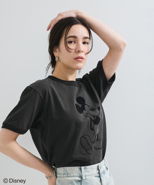 le cercle ADAM ET ROPE'(ルセルクルアダムエロペ)の「【GOOD ROCK SPEED】Mickey Mouse/リンガーTシャツ(Tシャツ/カットソー・レディース・ブルー系その他/チャコールグレー・FREE)」の2枚目の写真