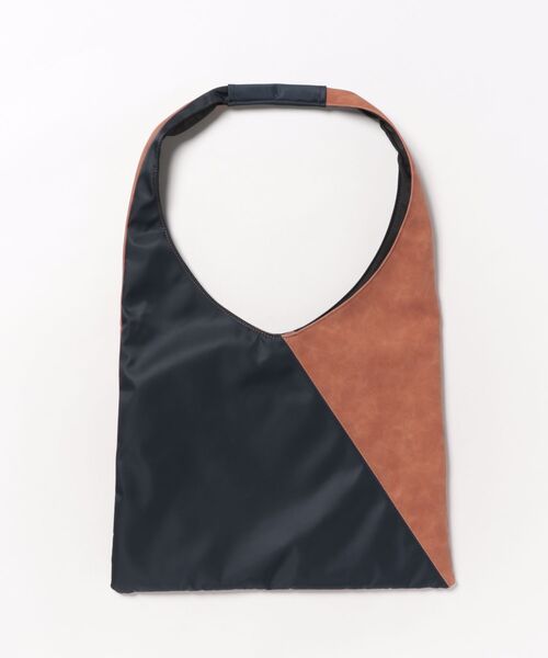 HIDEAWAYS NICOLE(ハイダウェイニコル)の「トライアングルショルダーバッグ(ショルダーバッグ・メンズ・マルチ/ネイビー/ブラック・FREE)」の4枚目の写真