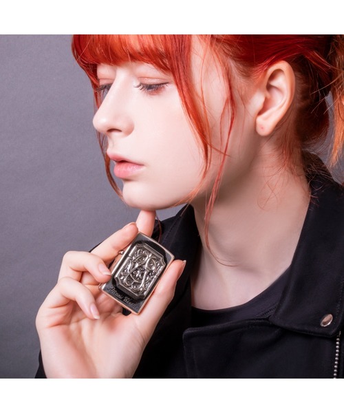 Artemis Classic（アルテミスクラシック）の「Artemis Claccic/ACﾓﾉｸﾞﾗﾑZIPPOﾗｲﾀｰ（アッシュトレイ/ライター・メンズ・シルバー・FREE）」の5枚目の写真