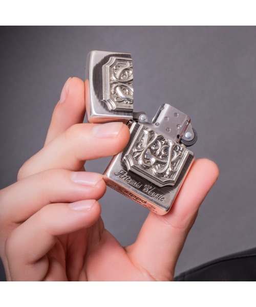 Artemis Classic（アルテミスクラシック）の「Artemis Claccic/ACﾓﾉｸﾞﾗﾑZIPPOﾗｲﾀｰ（アッシュトレイ/ライター・メンズ・シルバー・FREE）」の3枚目の写真