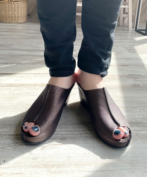 LUGG NAGG(ラグナグ)の「【addottona】【軽量】ウェッジサボ風ミュールサンダル(サンダル・レディース・シルバー/ブラック/ホワイト/ブロンズ/レオパード/ネイビー・LL/L/M/S)」の5枚目の写真