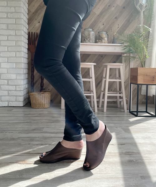 LUGG NAGG(ラグナグ)の「【addottona】【軽量】ウェッジサボ風ミュールサンダル(サンダル・レディース・シルバー/ブラック/ホワイト/ブロンズ/レオパード/ネイビー・LL/L/M/S)」の13枚目の写真
