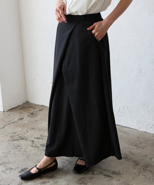 VitaFelice（ヴィータフェリーチェ）の「フロントタックスカート ラップスカート風（スカート・レディース・ホワイト/ブラック・FREE）」の3枚目の写真