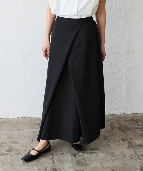 VitaFelice（ヴィータフェリーチェ）の「フロントタックスカート ラップスカート風（スカート・レディース・ホワイト/ブラック・FREE）」の5枚目の写真