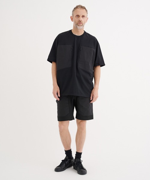 WHITE MOUNTAINEERING（ホワイトマウンテニアリング）の「【White Mountaineering / ホワイトマウンテニアリング】別注 STRETCHED HYBRID S/S TEE（Tシャツ/カットソー・メンズ・ブラック・1/2/3）」の4枚目の写真