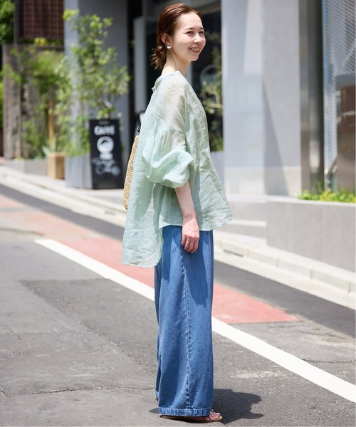 SLOBE IENA（スローブイエナ）の「《4サイズ展開/追加2》LEDENIM TUCK TROUSERデニム（デニムパンツ・レディース・ブルー・34/36/38/40）」の18枚目の写真