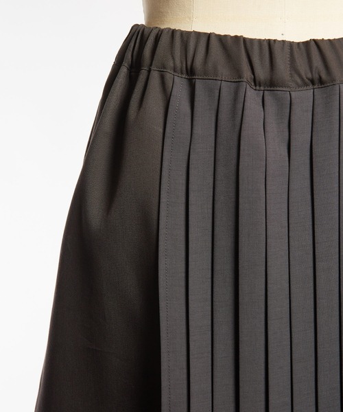 gomme（ゴム）の「エクセルツイル　プリーツパンツ（その他パンツ・レディース・ブラック/チャコールグレー・MEDIUM）」の15枚目の写真